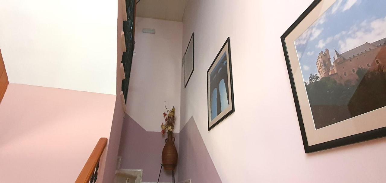 Hospedaje Bar El Gato Del Acueducto Segovia Kültér fotó